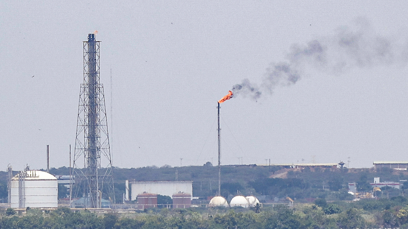 चीन वेनेजुएला तेल व्यापार पर अमेरिकी 25% शुल्क का विरोध करता है