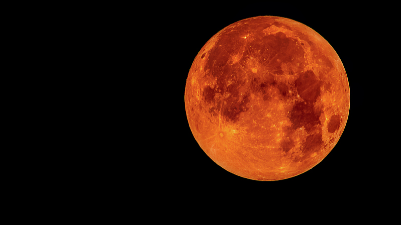 2022 के बाद पहली रक्त चंद्रिमा का अनुभव करें video poster