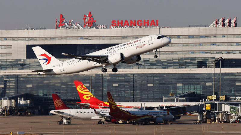 C919 नियमित शंघाई-हांगकांग उड़ानों के साथ माइलस्टोन छूता है C919 नियमित शंघाई-हांगकांग उड़ानों के साथ माइलस्टोन छूता है