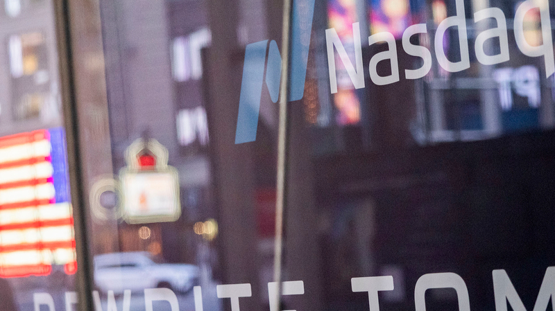 यूएस टैरिफ चिंताओं के बीच सोना रिकॉर्ड ऊंचाई पर यूएस टैरिफ चिंताओं के बीच सोना रिकॉर्ड ऊंचाई पर