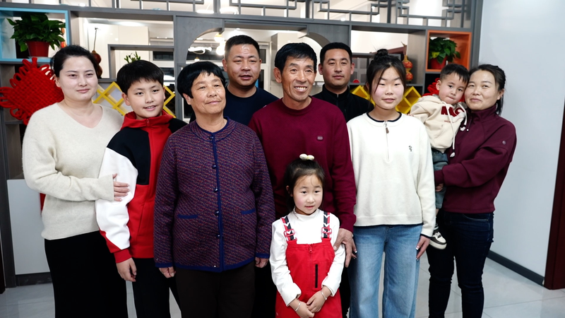 राष्ट्रपति शी ने पूर्वोत्तर चीन में बाढ़ पुनःप्राप्ति की समीक्षा की video poster