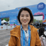 चीनी मानवाकृति रोबोट ने ऐतिहासिक हाफ-मैराथन में विजय प्राप्त की चीनी मानवाकृति रोबोट ने ऐतिहासिक हाफ-मैराथन में विजय प्राप्त की video poster