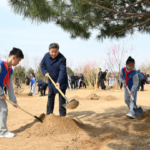 राष्ट्रपति शी ने सुंदर, हरित चीन के निर्माण के लिए एकजुट प्रयासों का आह्वान किया राष्ट्रपति शी ने सुंदर, हरित चीन के निर्माण के लिए एकजुट प्रयासों का आह्वान किया