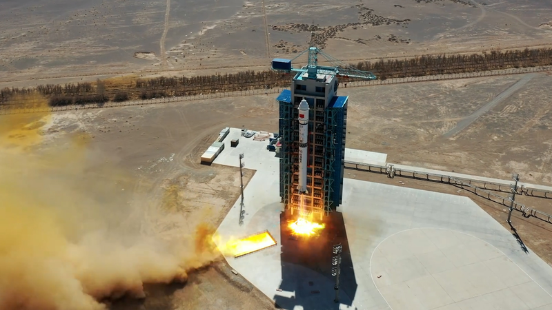 चीन ने नई अंतरिक्ष यान प्रक्षेपण के साथ सैटेलाइट इंटरनेट का परीक्षण किया video poster