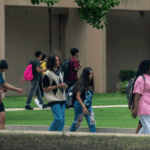 राजनीतिक संकट और वैश्विक पुनर्संगठन के बीच अमेरिकी युवाओं का मोहभंग राजनीतिक संकट और वैश्विक पुनर्संगठन के बीच अमेरिकी युवाओं का मोहभंग