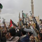 यमन के हूथियों ने बढ़ते तनाव के बीच तेल अवीव पर ड्रोन हमले का दावा किया यमन के हूथियों ने बढ़ते तनाव के बीच तेल अवीव पर ड्रोन हमले का दावा किया