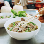 वियतनाम का टेट आनंद: स्ट्रीट फूड, कॉफ़ी और एशिया का सांस्कृतिक फ्यूज़न वियतनाम का टेट आनंद: स्ट्रीट फूड, कॉफ़ी और एशिया का सांस्कृतिक फ्यूज़न