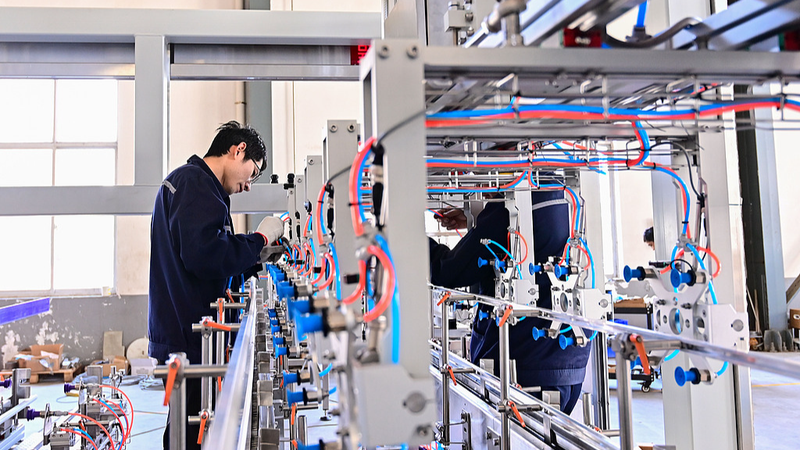 चीनी मुख्यभूमि में औद्योगिक सुधार: 2025 की शुरुआत में मुनाफा बढ़ा