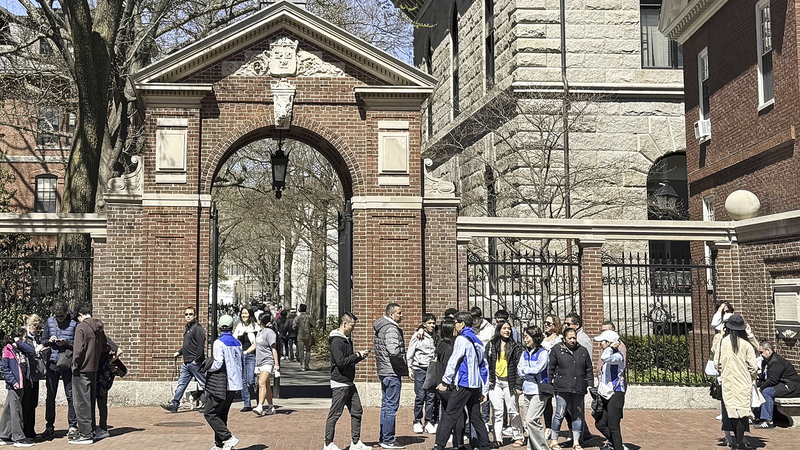 ट्रम्प ने हावर्ड से अंतर्राष्ट्रीय छात्र डेटा प्रकट करने की मांग की