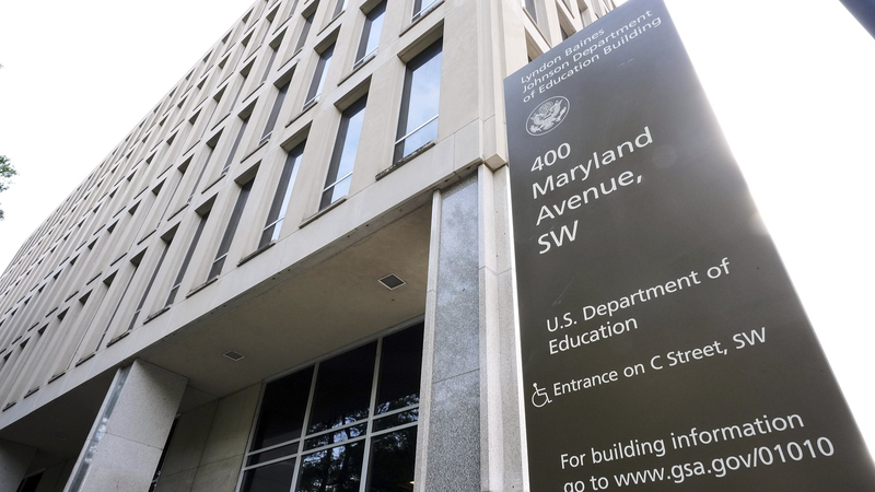 छात्र ऋण संग्रह डिफ़ॉल्ट संकट के बीच पुनः शुरू