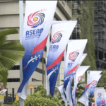 ऐतिहासिक आसियान-जीडीसी-चीन शिखर सम्मेलन ने मलेशिया में मुक्त व्यापार संवाद शुरू किया ऐतिहासिक आसियान-जीडीसी-चीन शिखर सम्मेलन ने मलेशिया में मुक्त व्यापार संवाद शुरू किया video poster