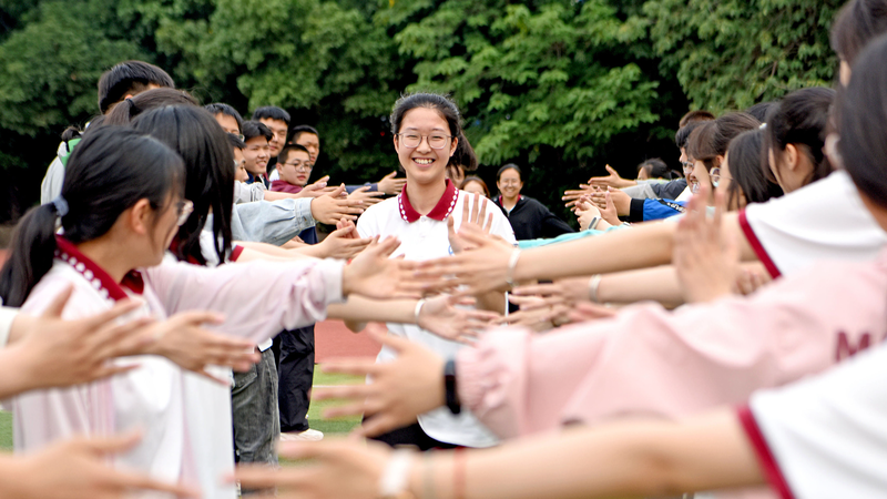13.35 मिलियन छात्र बढ़ी हुई सुरक्षा में Gaokao का सामना कर रहे हैं 13.35 मिलियन छात्र बढ़ी हुई सुरक्षा में Gaokao का सामना कर रहे हैं