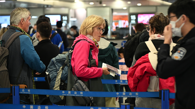 चीनी मुख्य भूमि सीमा पार करने का उछाल मई दिवस पर 10.89 मिलियन तक पहुंचा