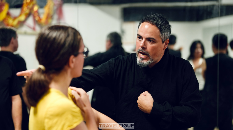 इटालियन कुंग फू मास्टर शंघाई में वैश्विक छात्रों को प्रेरित करते हैं इटालियन कुंग फू मास्टर शंघाई में वैश्विक छात्रों को प्रेरित करते हैं