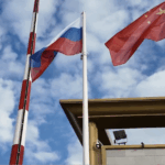 शी जिनपिंग को विजय वर्षगांठ के लिए मास्को में गर्मजोशी से स्वागत किया गया शी जिनपिंग को विजय वर्षगांठ के लिए मास्को में गर्मजोशी से स्वागत किया गया video poster