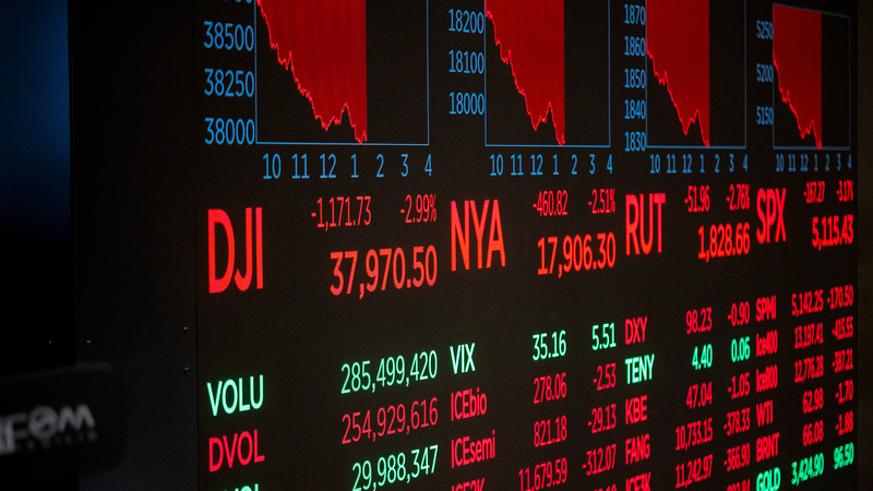 अमेरिकी अधिकारियों की पूर्व-शुल्क स्टॉक व्यापार वैश्विक बाजार में तरंगें उत्पन्न करते हैं