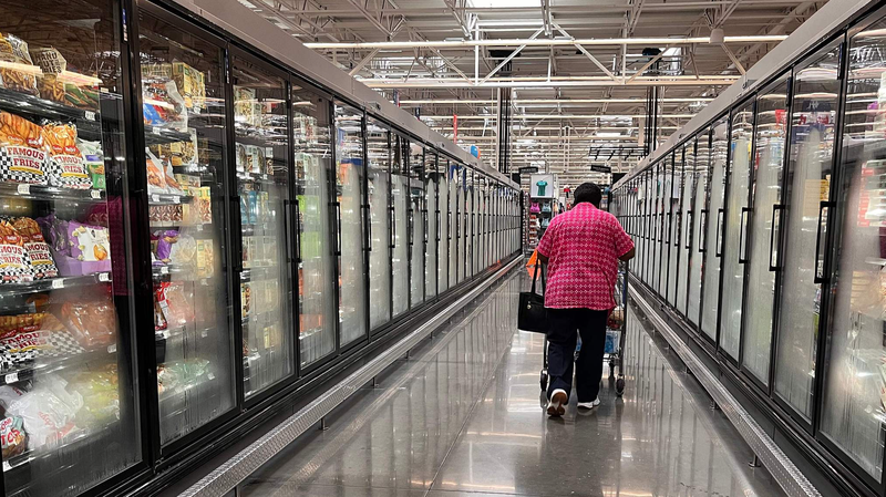 अमेरिकी टैरिफ नीतियां आर्थिक मंदी के बीच मुद्रास्फीति की आशंकाएं उठाती हैं