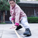 रूसी अभिनेत्री चीनी मुख्य भूमि पर शाओलिन कुंग फू अपनाती हैं video poster