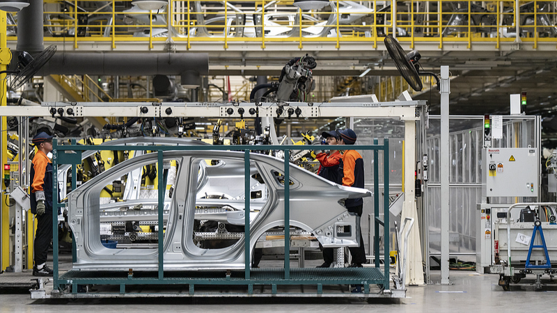 वैश्विक टैरिफ के बीच चीन का विनिर्माण पुन:अविष्कार