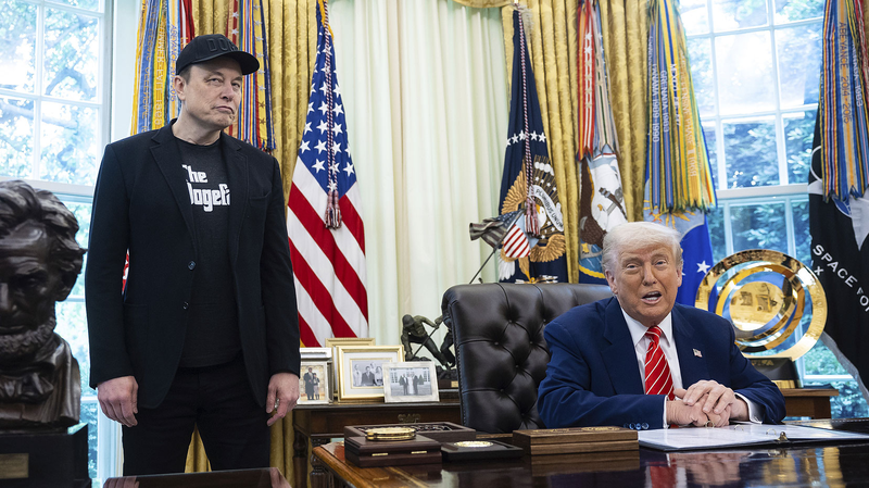 मस्क ट्रम्प के साथ तनाव के बीच पीछे हटते