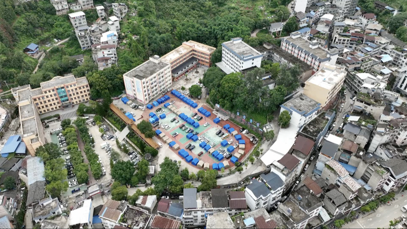 रोंगजियांग बाढ़ राहत: 40,000 सुरक्षित आश्रयों में निकाले गए रोंगजियांग बाढ़ राहत: 40,000 सुरक्षित आश्रयों में निकाले गए video poster