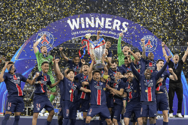 PSG की ऐतिहासिक 5-0 जीत: एक टीम-निर्माण क्रांति जो एशिया के साथ गूंज रही है PSG की ऐतिहासिक 5-0 जीत: एक टीम-निर्माण क्रांति जो एशिया के साथ गूंज रही है