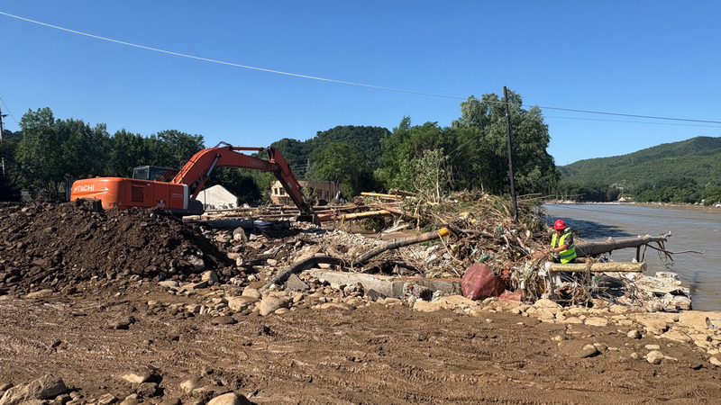 ऐतिहासिक मूसलाधार बारिश ने तियानजिन के जिझोउ जिले में बाढ़ राहत प्रयासों को प्रज्वलित किया video poster
