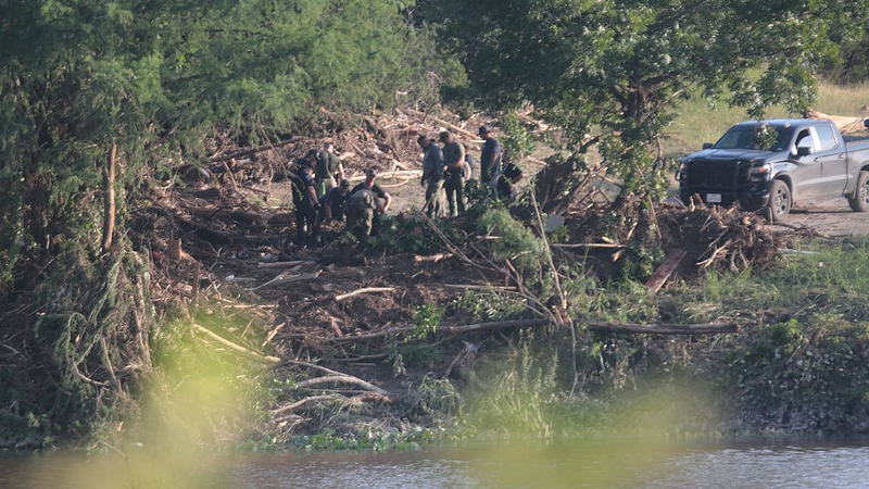 टेक्सास बाढ़: बचाव प्रयासों के बीच 100 से अधिक लोगों की मौत