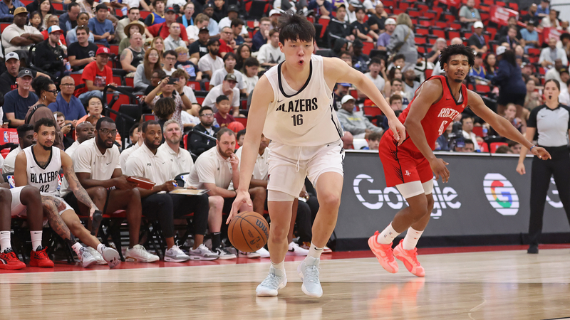 यांग हैनसेन ने एनबीए विकास पर ध्यान केंद्रित करने के लिए FIBA एशिया कप छोड़ दिया यांग हैनसेन ने एनबीए विकास पर ध्यान केंद्रित करने के लिए FIBA एशिया कप छोड़ दिया
