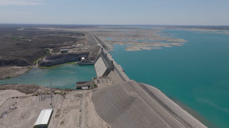 जलवायु संकट के बीच अमेरिका-मेक्सिको जल विवाद गर्म हुआ video poster