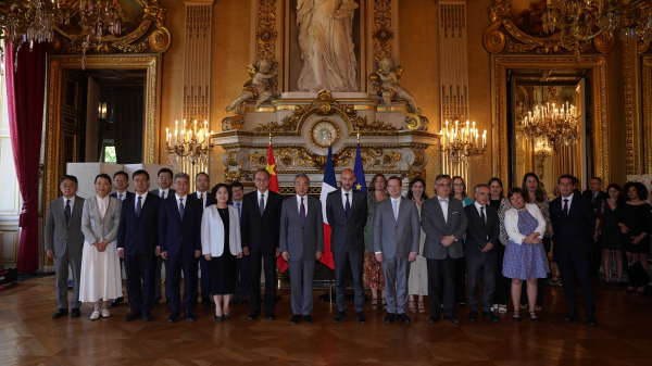 वांग यी मजबूत चीन-फ्रांस जन आदान-प्रदान का समर्थन करते हैं