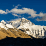 माउंट क्योमोलांगमा लाइव: दुनिया की सबसे ऊंची चोटी की एक यात्रा माउंट क्योमोलांगमा लाइव: दुनिया की सबसे ऊंची चोटी की एक यात्रा video poster