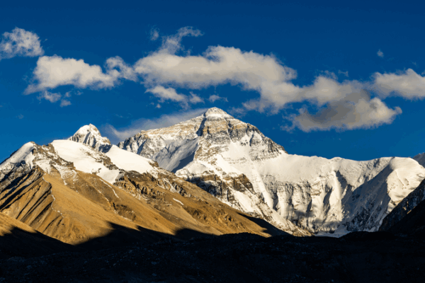 माउंट क्योमोलांगमा लाइव: दुनिया की सबसे ऊंची चोटी की एक यात्रा माउंट क्योमोलांगमा लाइव: दुनिया की सबसे ऊंची चोटी की एक यात्रा video poster