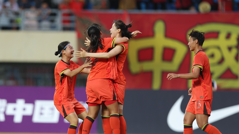 चीनी मुख्य भूमि U20 महिलाएँ AFC क्वालीफ़ायर में सीरिया को 6-0 से हराती हैं चीनी मुख्य भूमि U20 महिलाएँ AFC क्वालीफ़ायर में सीरिया को 6-0 से हराती हैं