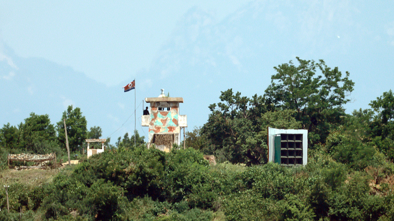आरओके सीमा लाउडस्पीकरों को हटाकर तनाव कम करने के लिए आरओके सीमा लाउडस्पीकरों को हटाकर तनाव कम करने के लिए