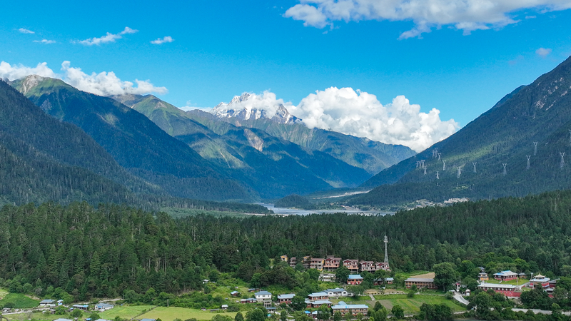 शीज़ांग का आश्चर्यजनक पठारी आकाशीय दृश्य शीज़ांग का आश्चर्यजनक पठारी आकाशीय दृश्य video poster