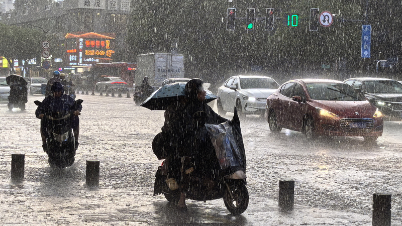 चीनी मुख्य भूमि में भारी बारिश की चेतावनी चीनी मुख्य भूमि में भारी बारिश की चेतावनी