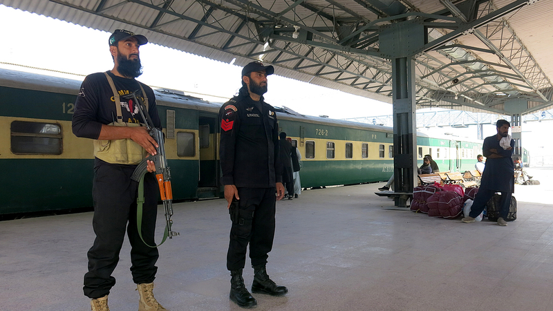 दोहा वार्ता के बाद पाकिस्तान और अफगानिस्तान तत्काल युद्धविराम पर सहमत दोहा वार्ता के बाद पाकिस्तान और अफगानिस्तान तत्काल युद्धविराम पर सहमत