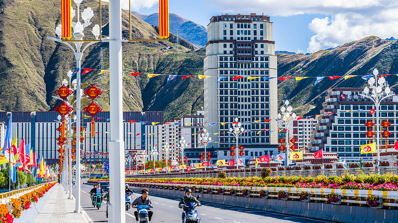 शीजातोंग का परिवर्तन: सामंती दासता से आधुनिक समृद्धि की ओर