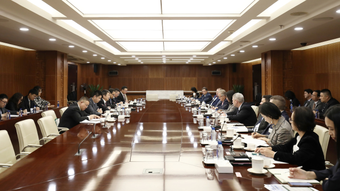 चीन ने अमेरिका से कृषि सहयोग के लिए अनुकूल माहौल बनाने का आग्रह किया चीन ने अमेरिका से कृषि सहयोग के लिए अनुकूल माहौल बनाने का आग्रह किया