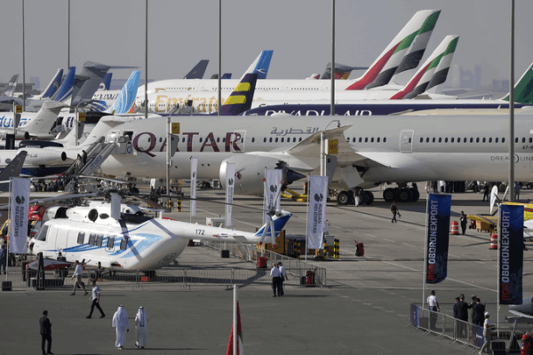 दुबई एयरशो 2025 ने रिकॉर्ड सौदों और बढ़ती चीनी मुख्य भूमि उपस्थिति देखी