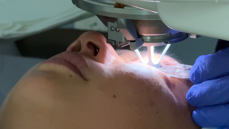 एआई ने LASIK में क्रांति लाई: तेज़, सुरक्षित, और अधिक सटीक दृष्टि सुधार video poster