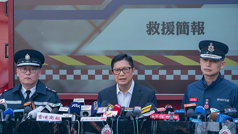 हांगकांग के ताई पो आवासीय आग में बचाव के प्रयास समाप्त हांगकांग के ताई पो आवासीय आग में बचाव के प्रयास समाप्त