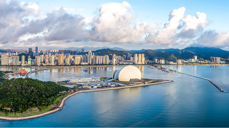 शंख के आकार का झुहाई ग्रैंड थिएटर 15वें राष्ट्रीय खेलों में चमकता है शंख के आकार का झुहाई ग्रैंड थिएटर 15वें राष्ट्रीय खेलों में चमकता है video poster