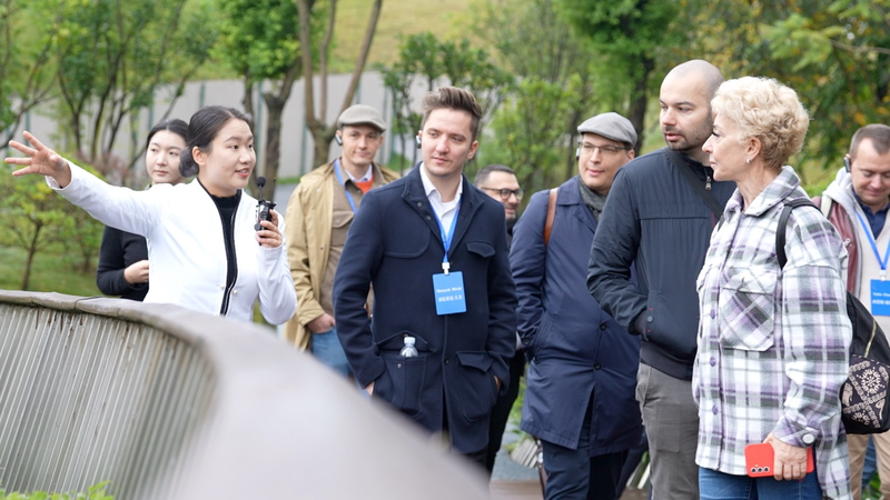 पांडा से लेकर ईवी तक: यूरोपीय थिंक टैंक दक्षिण-पश्चिम चीन की खोज में video poster