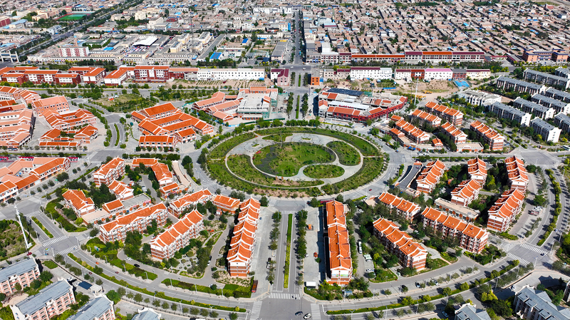 मिनिंग टाउन: क्षेत्रीय विकास में पूर्व-पश्चिम सहयोग का एक मॉडल