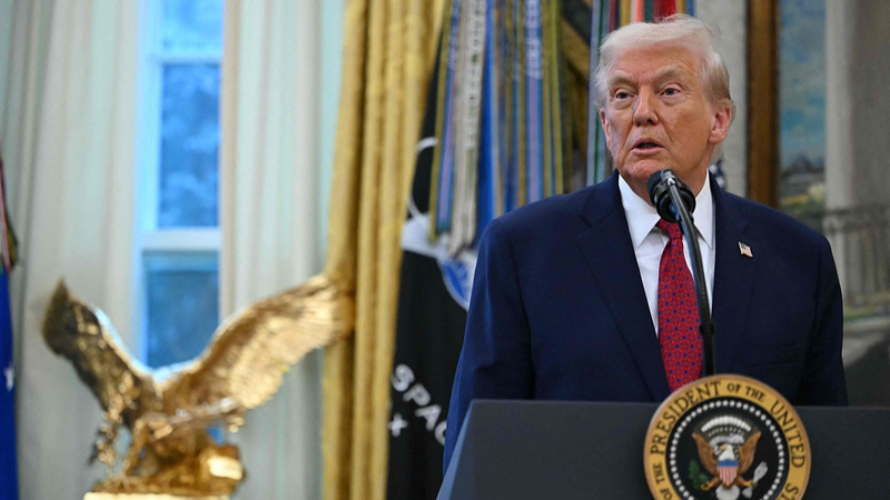 ट्रम्प ने वेनेज़ुएला पर पूर्ण तेल नाकाबंदी का आदेश दिया