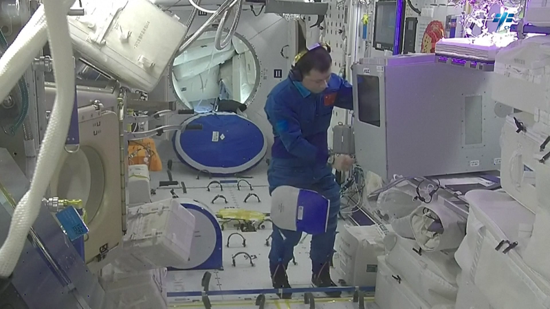 शेन्झोउ-20 मलबे के प्रभाव के बाद मानव रहित वापसी करेगा शेन्झोउ-20 मलबे के प्रभाव के बाद मानव रहित वापसी करेगा