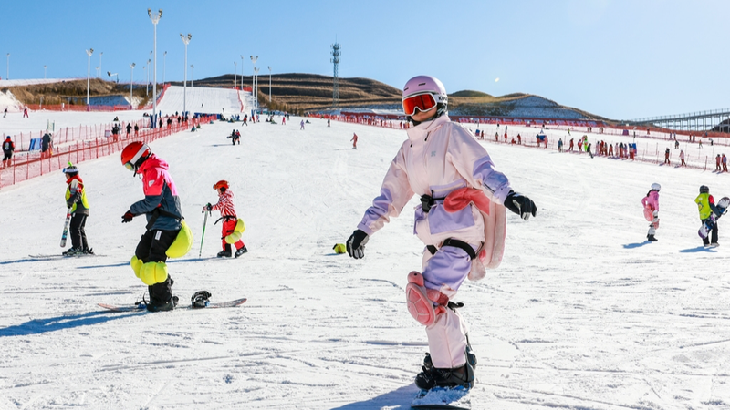 होहॉट ने 88-दिवसीय शीतकालीन बर्फ और हिम पर्यटन सत्र शुरू किया होहॉट ने 88-दिवसीय शीतकालीन बर्फ और हिम पर्यटन सत्र शुरू किया