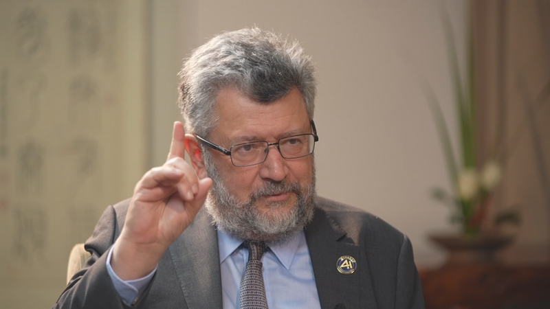 फील्ड्स पदक विजेता ज़ेलमनोव ने तेंगचोंग फोरम में चीनी मुख्य भूमि में वैज्ञानिक उछाल की प्रशंसा की video poster